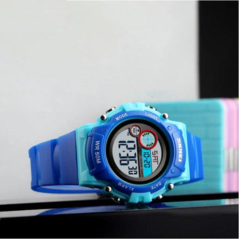 Orologio da ragazzo blu con display digitale